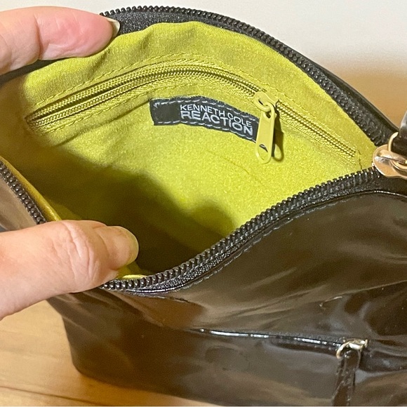 Kenneth Cole patent fold over cross body bag black - Picture 6 of 8